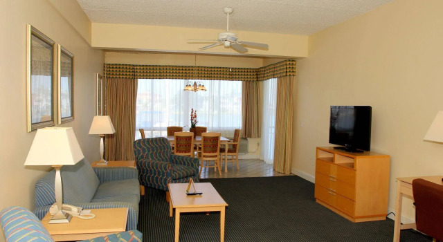 Chart House Suites and Marina, Buchen Sie Hotel Clearwater Beach Clearwater-St Pete Beaches