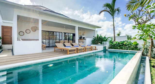 Вилла Villa L at Seseh - 2BR Private Luxury Oasis next to the Beach