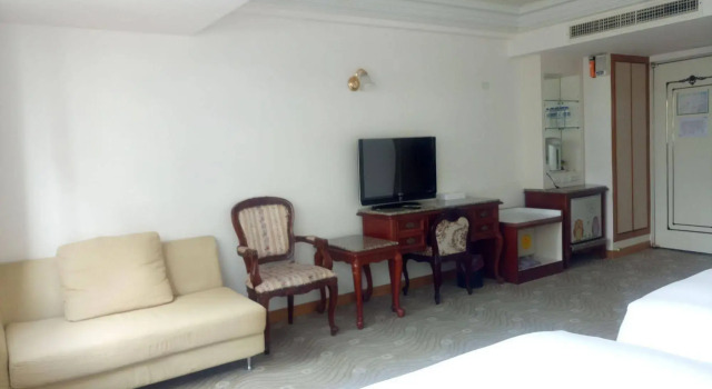 Hua Tong Hotel, Забронировать Отель Отели Хуалянь 3 звезды, 3*