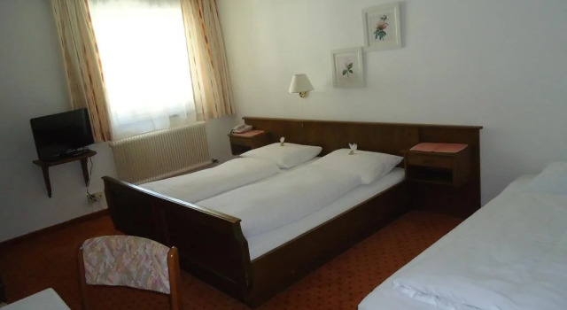 Ferienhotel Elvira, Rezerwuj Hotel Hotele w Tyrol z parkingiem, Parking