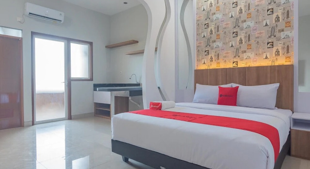 Harry House Guest House by RedDoorz, Book Guesthouse Samarinda 