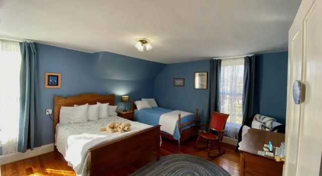 Standard Zimmer Wheelers Inn