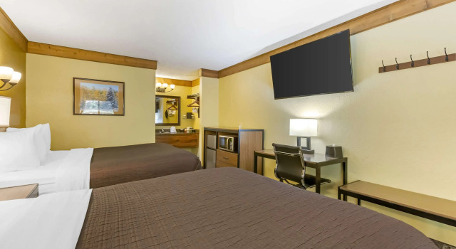 Четырёхместный номер Standard Best Western Rivers Edge