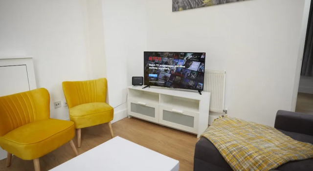Lovely 2 bedroom apartment on Shirley Road in Southampton with free parking, Varaa Huoneisto Asunnot kohteessa Merseyside, Huoneisto