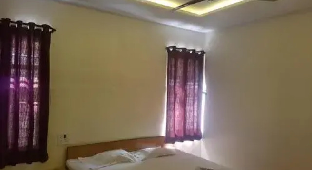 Godavari Lodge, Prenota Hotel Solapur Maharashtra