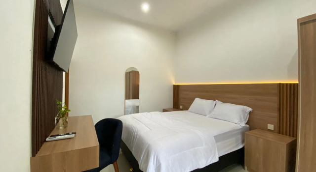Aira Living, Boek Hotel Solo. Central Java