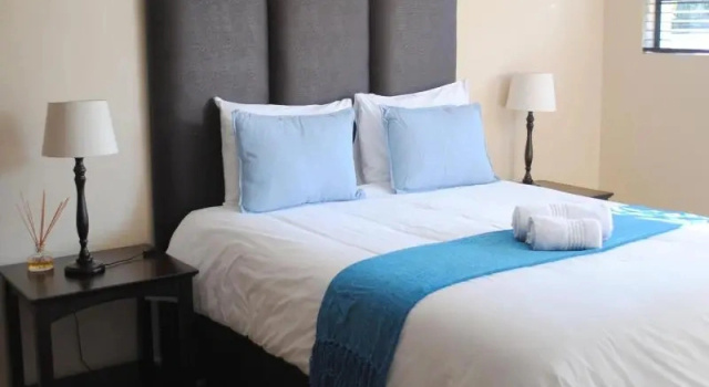 Люкс Deluxe 6 on Morris Guest Lodge