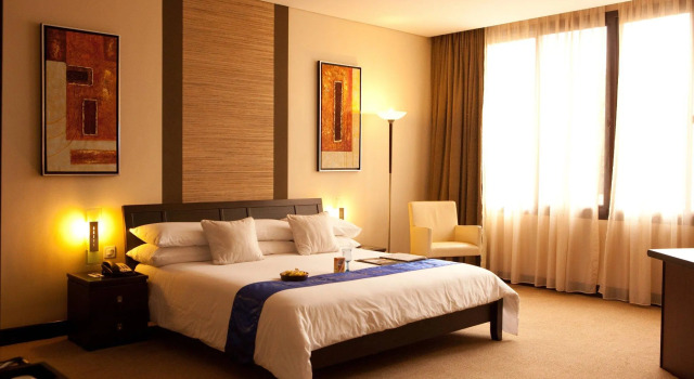 Habitación doble Estándar con balcón y con vista al jardín Protea Hotel by Marriott Kampala
