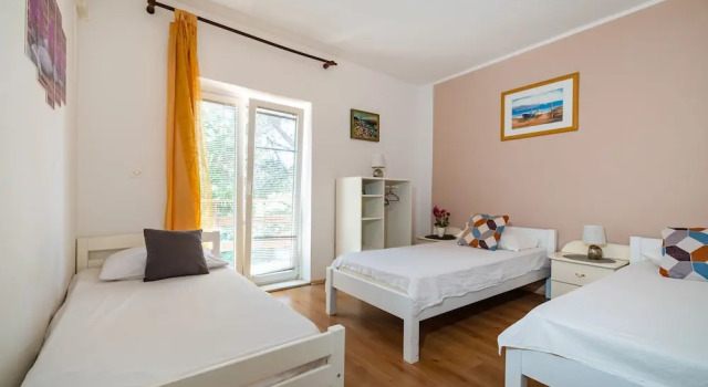 Апартаменты с 2 комнатами с балконом и с видом на сад Say Close to Center and Beach 6 Kl