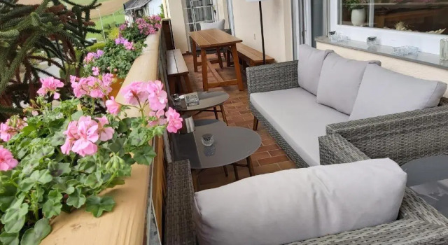 Апартаменты с балконом Ferienhaus mit zwei separaten 4 Sterne Wohnungen bei Limburg