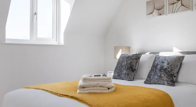 Castle Reach Apartment by Creative Stays