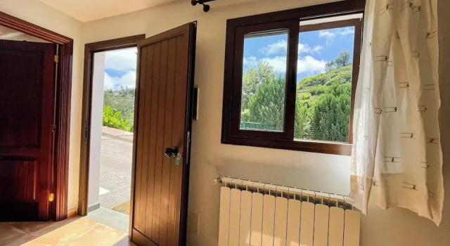 Коттедж с 4 комнатами Villas el Alto