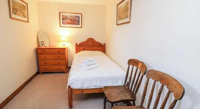 Llety'r Wennol, Book Feriehus Llanwrda Glamorgan