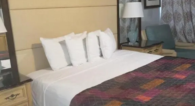 Georges Royal Inn, Prenota Hotel Frederiksted Saint Croix