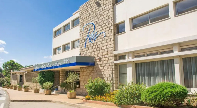 Hotel Roc E Mare, Varaa Hotelli Propriano 