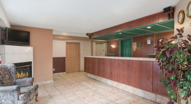 Travelodge by Wyndham Edmonton Airport, Prenota Locanda Hotel economici a Central Alberta