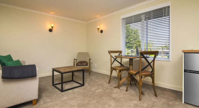 Люкс с красивым видом из окна Furneaux Lodge