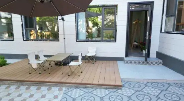 Suyi Courtyard Homestay in Tekes, Rezerwuj Hotel Hotele w Tekes z parkingiem, Parking