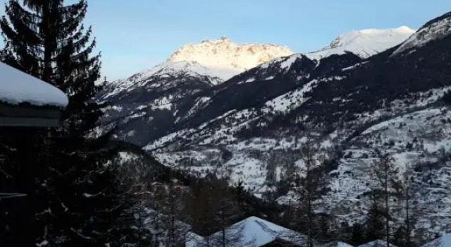Appartement dans chalet typiquement savoyard au pied des pistes, Забронировать Шале Виллы Овернь-Рона-Альпы, Вилла