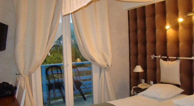 Двухместный номер Standard Logis Hôtel Restaurant Le Castel Fleuri
