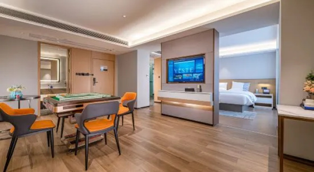 Люкс Deluxe Yeste International Hotel (Nanning Wantailong Jinkai Road Subway Station)