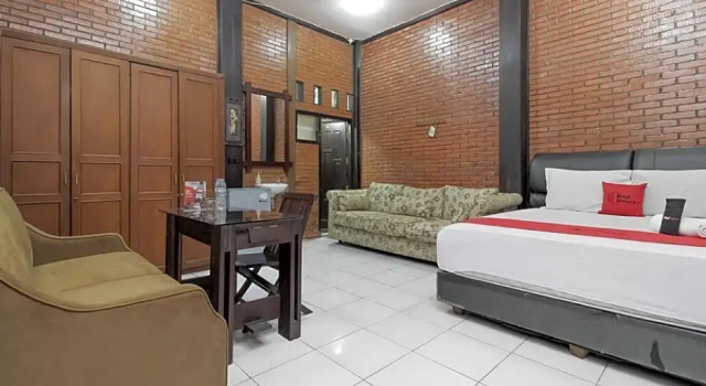 Семейный номер Standard RedDoorz @ Cilandak Timur