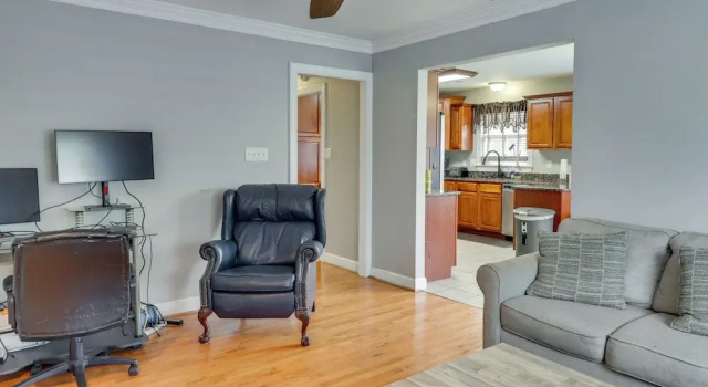 Centrally Located Hampton Roads Home w/ Game Room!, Đặt Nhà nghỉ dưỡng Portsmouth Virginia