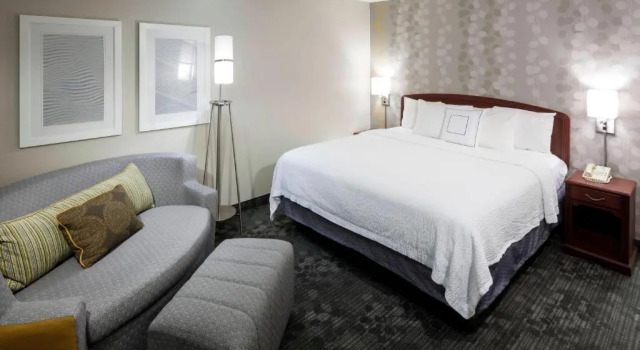 Двухместный люкс Courtyard by Marriott Wichita East
