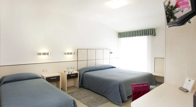 Трёхместный номер Standard с балконом и с красивым видом из окна Hotel Miorelli