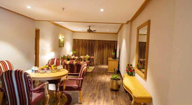 Люкс Deluxe с балконом The Carlton Kodaikanal