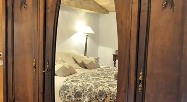 Maison dEmmannaelle, Забронировать Отель Орос 