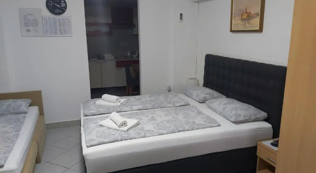 Apartmani i sobe Mara, Prenota Hotel Hotel a Isole Quarnerine con parcheggio, Parcheggio
