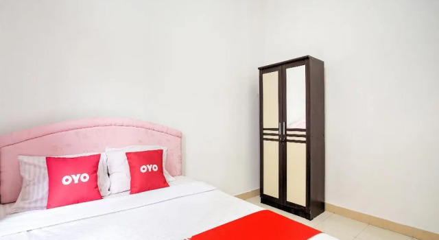 OYO 3241 Grand Suites Palace 4, Book Hotel Cipanas West Java