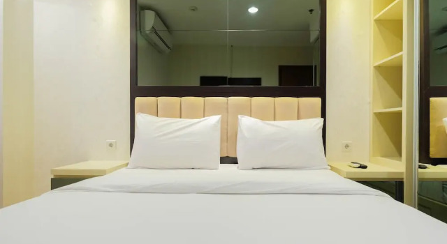 Camera Standard Luxurious and Comfy 2BR Cinere Bellevue Suites Apartment