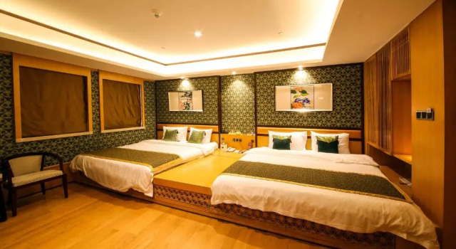 Четырёхместный номер Standard Four Points by Sheraton Heyuan Resort