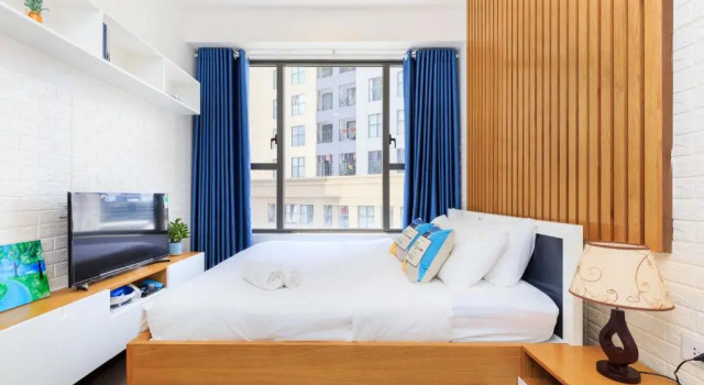 Tresor And Royal, One Big Bedroom In Center