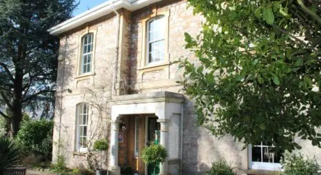 Hollybank Bed  Breakfast, Buchen Sie Hotel Yatton Somerset