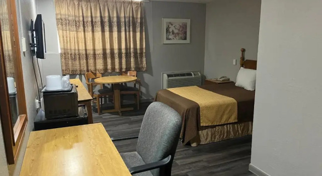 Номер Standard Mid Towne Inn & Suites