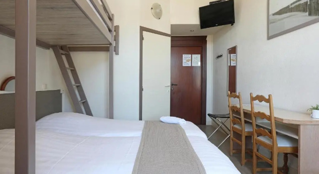 Семейный номер Standard Hotel Cecil