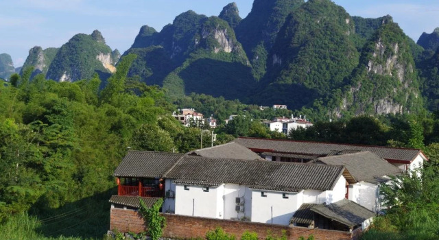 Yangshuo Dahuwai Camps Hotel, Boek Hotel Yangshuo Guangxi