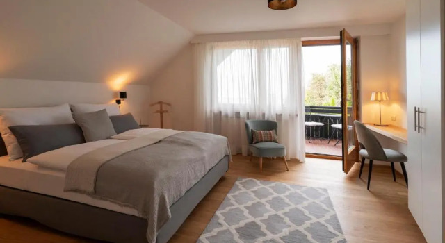 Haus4Zimmer mit Seeblick - einfacher Luxus, pur, Book Hotel Hotels in Vorarlberg with Parking, Parking