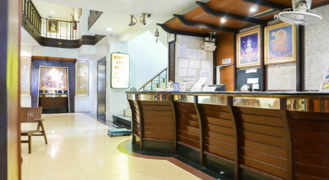Rambuttri House