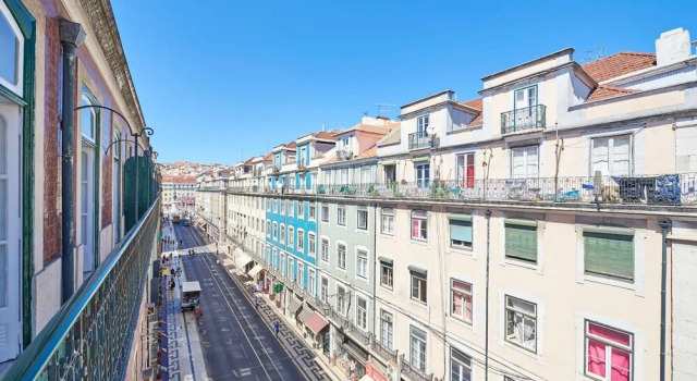 Apartment With 3 Bedrooms in Lisboa, With Wonderful City View, Balcony and Wifi, Забронировать Апартаменты/квартира Отели Лиссабона с парковкой, рядом с Рештаурадориш, Парковка