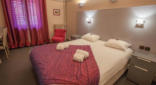 Двухместный номер Comfort Hôtel Terminus - Pizzeria Pizza gogo - salle de sport - face à la gare