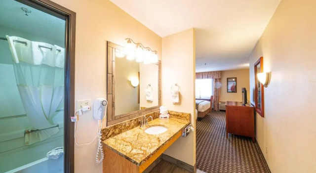 Четырёхместный номер Standard Alpine Inn & Suites Gunnison