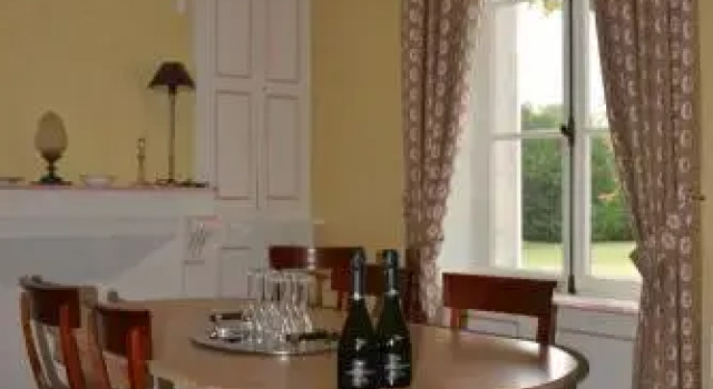 Le Petit Château de St Mard, Prenota Hotel Saint-Mard-lès-Rouffy 