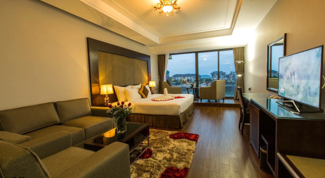 Moon Bay Ha Long