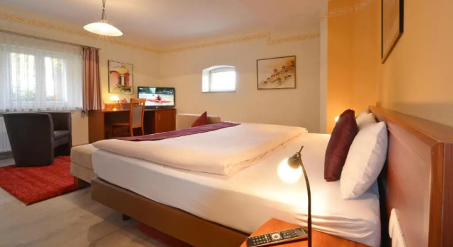 Трёхместный номер Standard Landhotel Schwarzes Ross