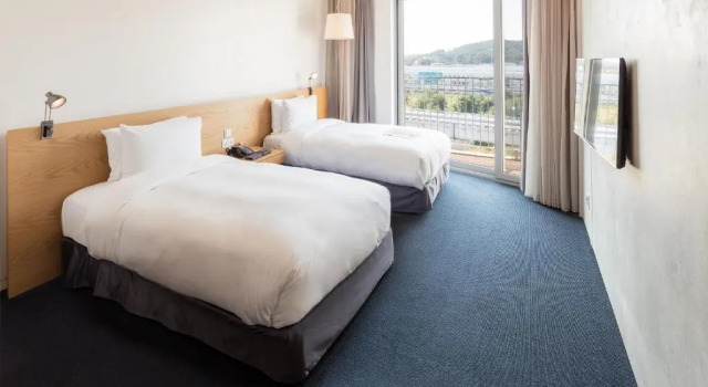 Двухместный номер Standard с видом на горы Nest Hotel Incheon