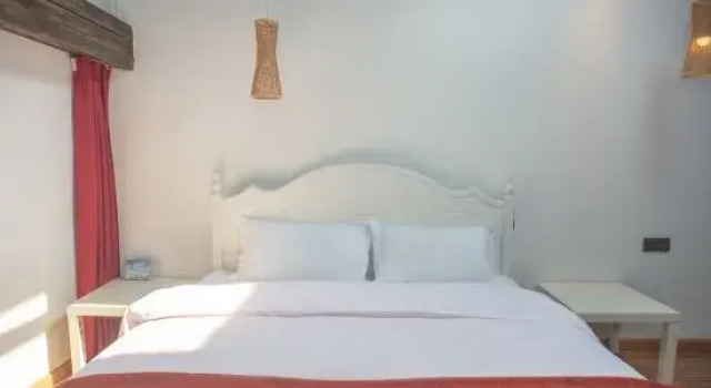 Люкс с 2 комнатами Lanxi Jiezi college fine bed and breakfast